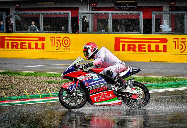 unibo motorsport minervabike on wet surface