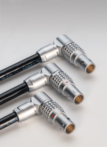 anglissimo oriented connector plug